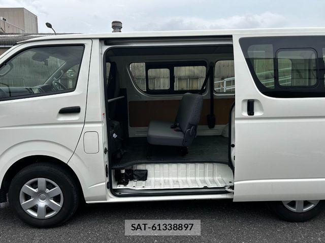Toyota HIACE VAN 2023-06 7503280-12