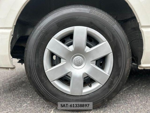 Toyota HIACE VAN 2023-06 7503280-17