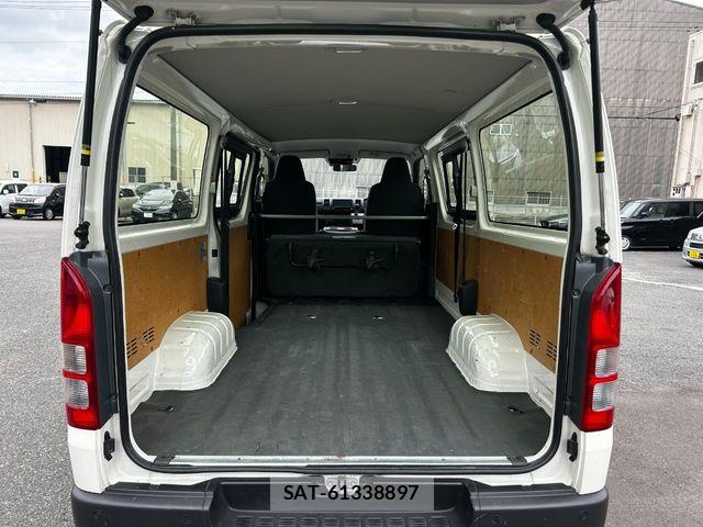 Toyota HIACE VAN 2023-06 7503280-4