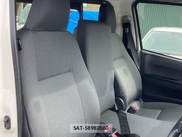 Toyota HIACE VAN 2024-02 7510284-10
