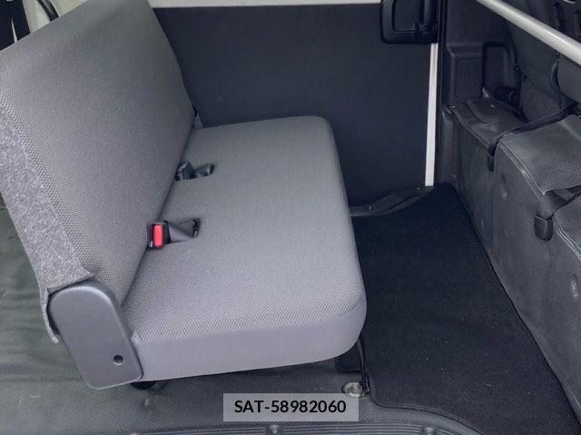 Toyota HIACE VAN 2024-02 7510284-11