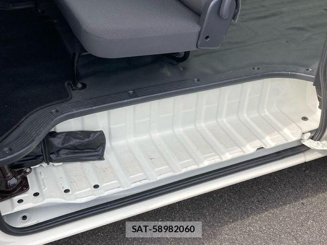 Toyota HIACE VAN 2024-02 7510284-16