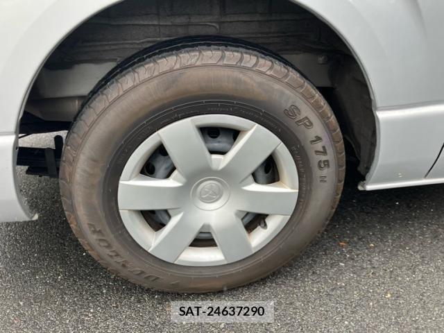 Toyota HIACE VAN 2023-04 7620836-9