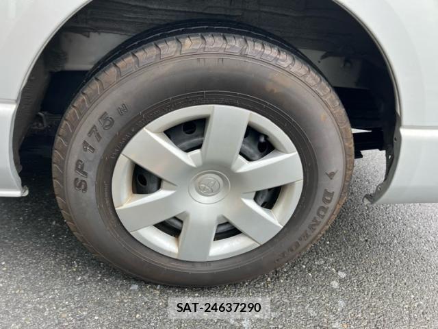 Toyota HIACE VAN 2023-04 7620836-10