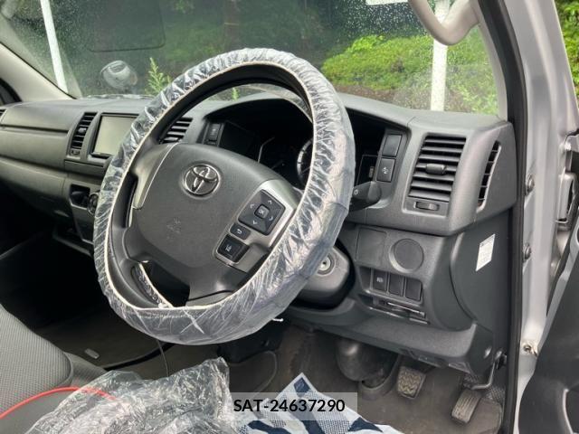 Toyota HIACE VAN 2023-04 7620836-17