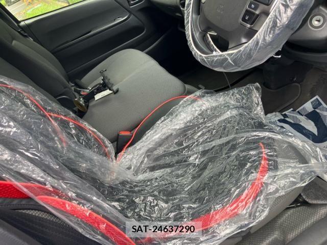 Toyota HIACE VAN 2023-04 7620836-18