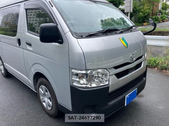 Toyota HIACE VAN 2023-04 7620836-2