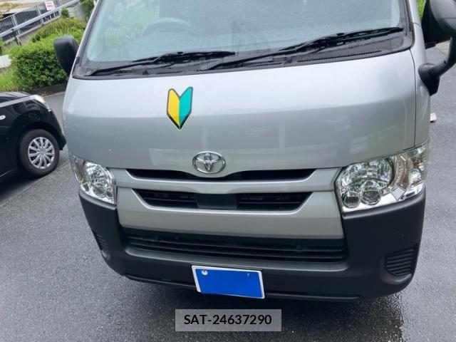 Toyota HIACE VAN 2023-04 7620836-3