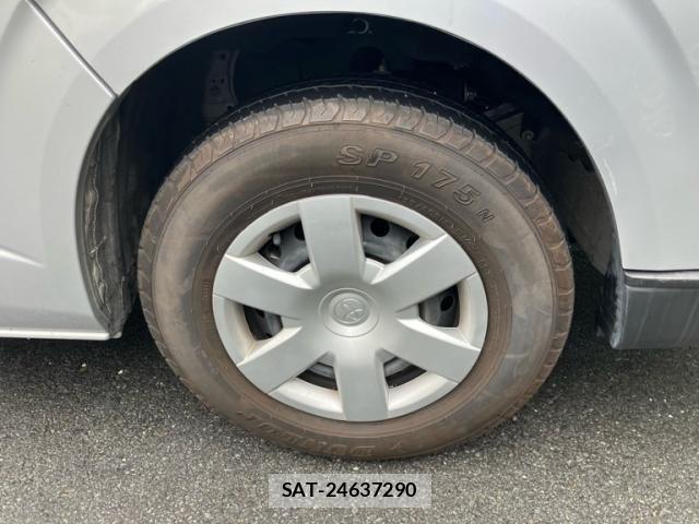 Toyota HIACE VAN 2023-04 7620836-8