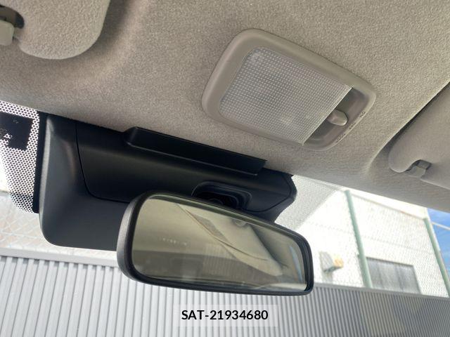 Toyota HIACE VAN 2023-04 7620844-19