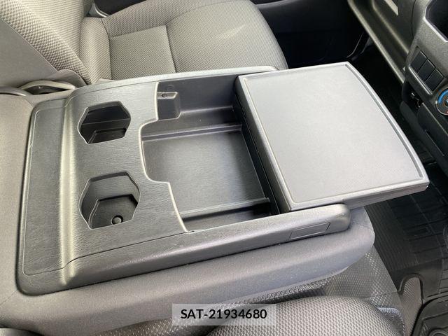 Toyota HIACE VAN 2023-04 7620844-20