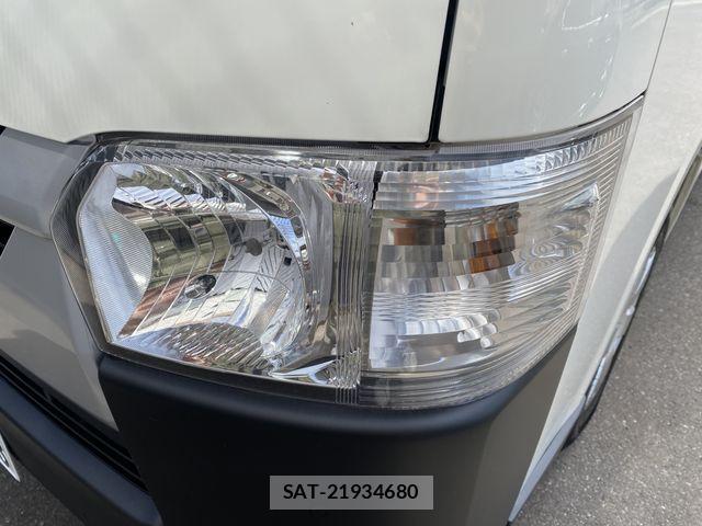Toyota HIACE VAN 2023-04 7620844-23