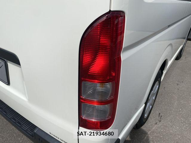 Toyota HIACE VAN 2023-04 7620844-24