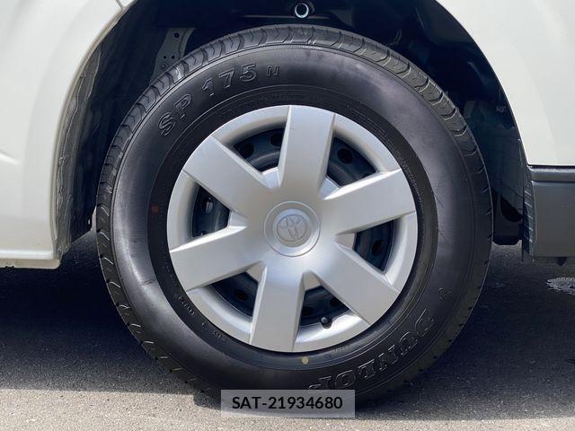 Toyota HIACE VAN 2023-04 7620844-26
