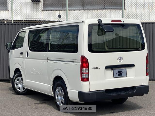 Toyota HIACE VAN 2023-04 7620844-2