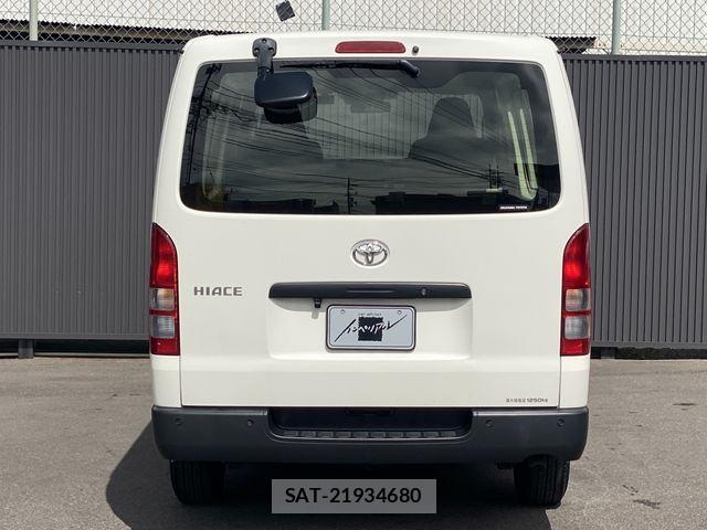 Toyota HIACE VAN 2023-04 7620844-4