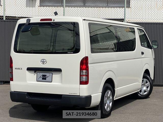 Toyota HIACE VAN 2023-04 7620844-6
