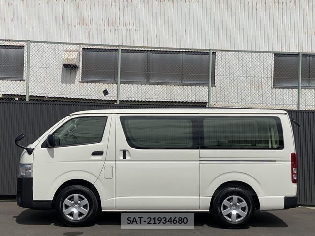 Toyota HIACE VAN 2023-04 7620844-8