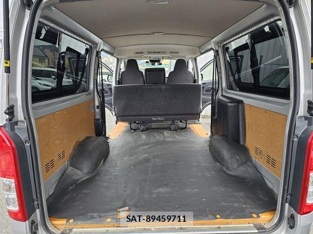 Toyota HIACE VAN 2020-06 7903529-9