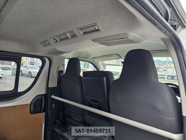 Toyota HIACE VAN 2020-06 7903529-10
