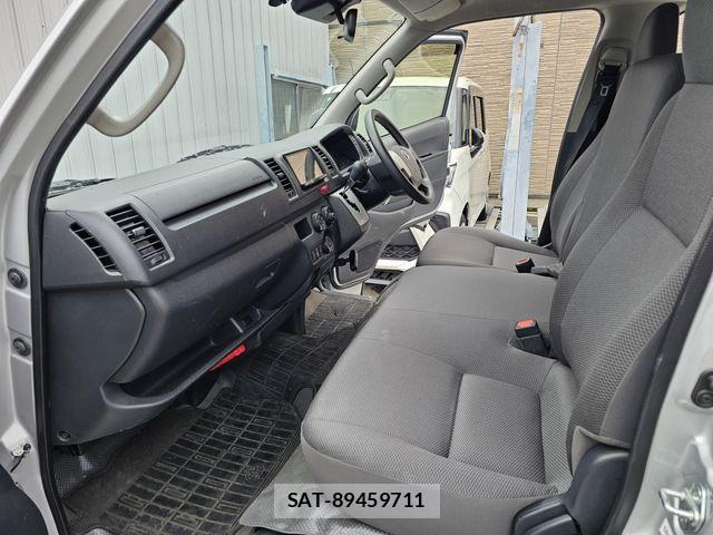 Toyota HIACE VAN 2020-06 7903529-5