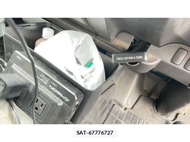 Toyota HIACE VAN 2007-04 7964156-18