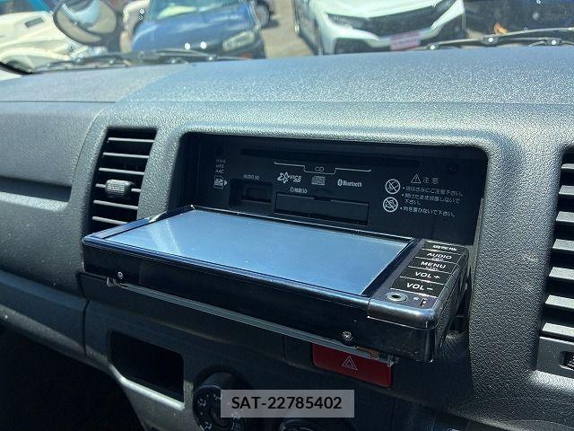 Toyota HIACE VAN 2016-11 7981361-11