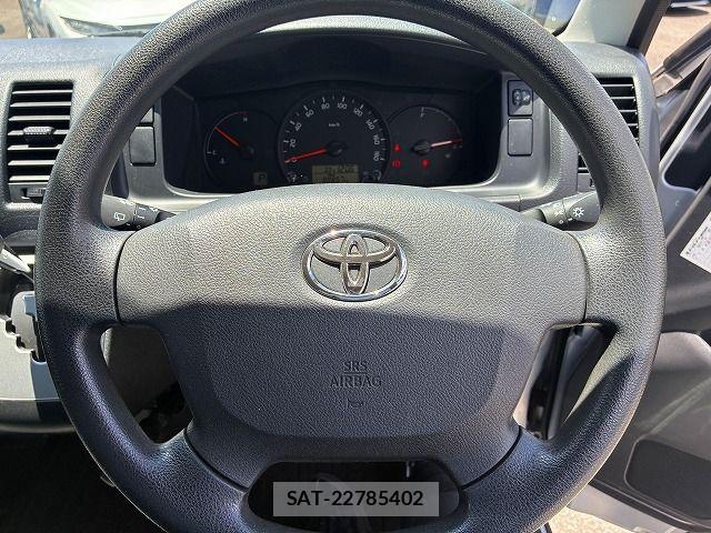 Toyota HIACE VAN 2016-11 7981361-13