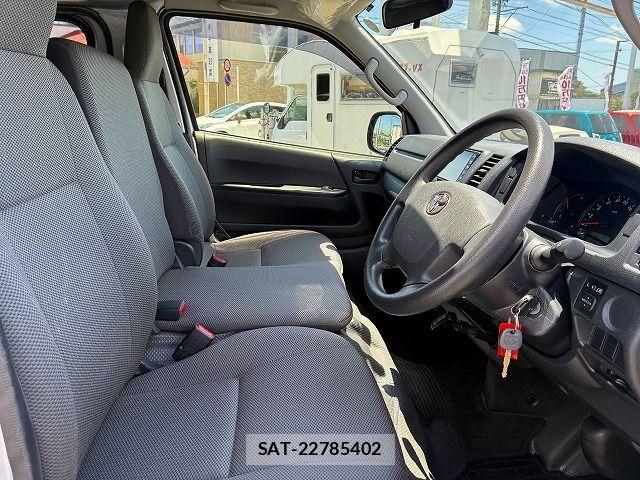 Toyota HIACE VAN 2016-11 7981361-15