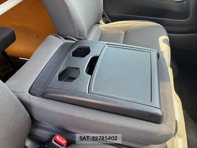 Toyota HIACE VAN 2016-11 7981361-16