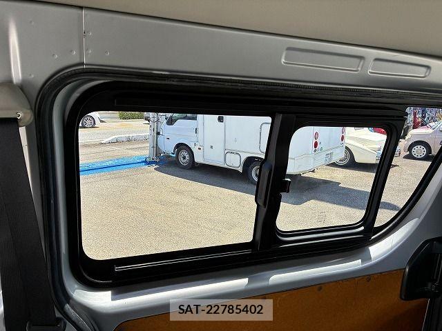 Toyota HIACE VAN 2016-11 7981361-20