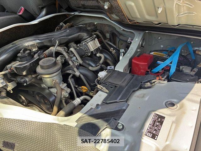 Toyota HIACE VAN 2016-11 7981361-23