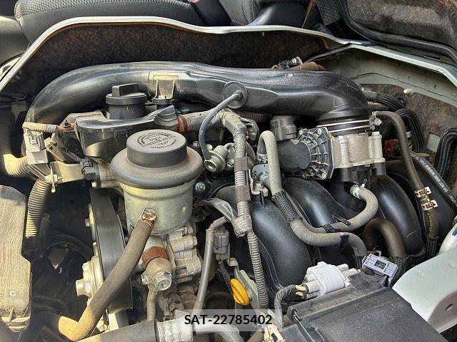 Toyota HIACE VAN 2016-11 7981361-24