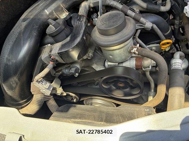 Toyota HIACE VAN 2016-11 7981361-25
