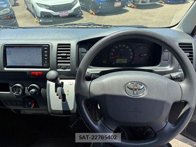 Toyota HIACE VAN 2016-11 7981361-7