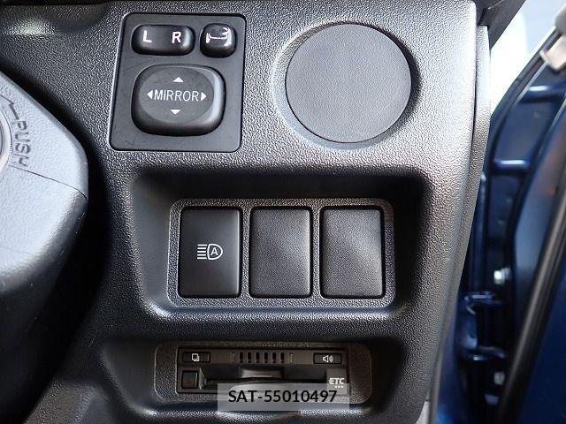 Toyota HIACE VAN 2021-11 7981359-15