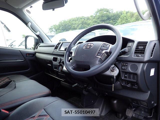 Toyota HIACE VAN 2021-11 7981359-18