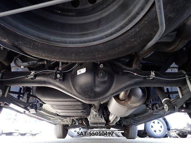 Toyota HIACE VAN 2021-11 7981359-28