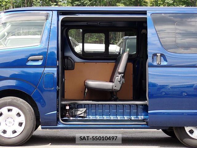 Toyota HIACE VAN 2021-11 7981359-4