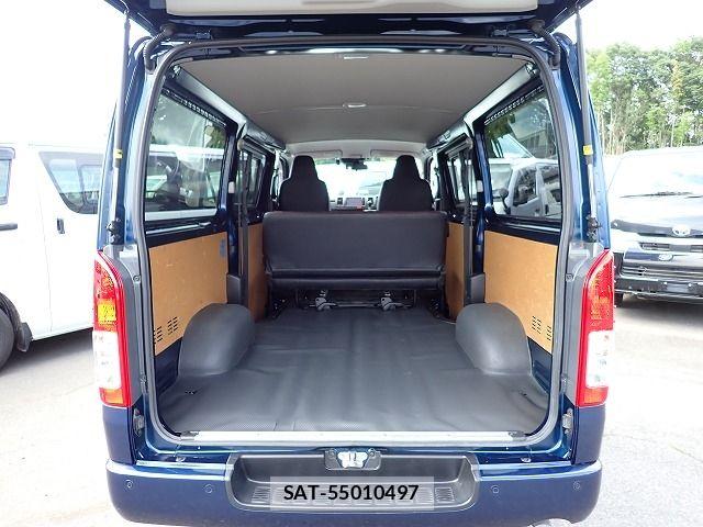 Toyota HIACE VAN 2021-11 7981359-6