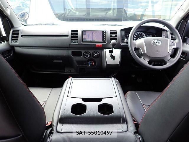 Toyota HIACE VAN 2021-11 7981359-7