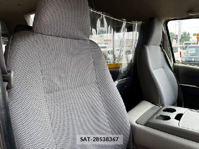 Toyota HIACE VAN 2005-11 8102319-9