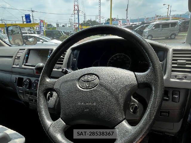 Toyota HIACE VAN 2005-11 8102319-1