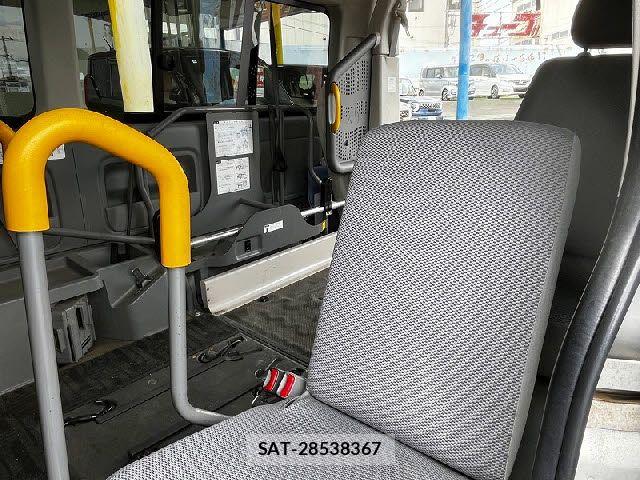 Toyota HIACE VAN 2005-11 8102319-20