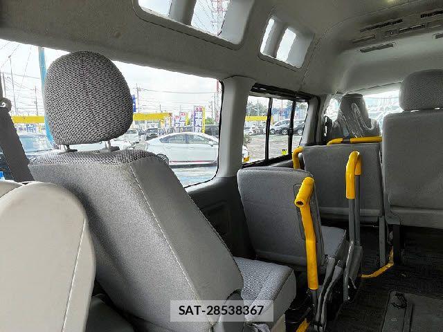Toyota HIACE VAN 2005-11 8102319-23