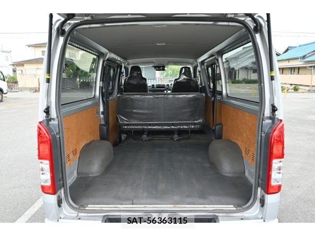 Toyota HIACE VAN 2018-05 8210703-15