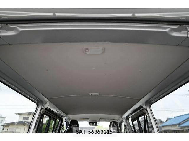 Toyota HIACE VAN 2018-05 8210703-16