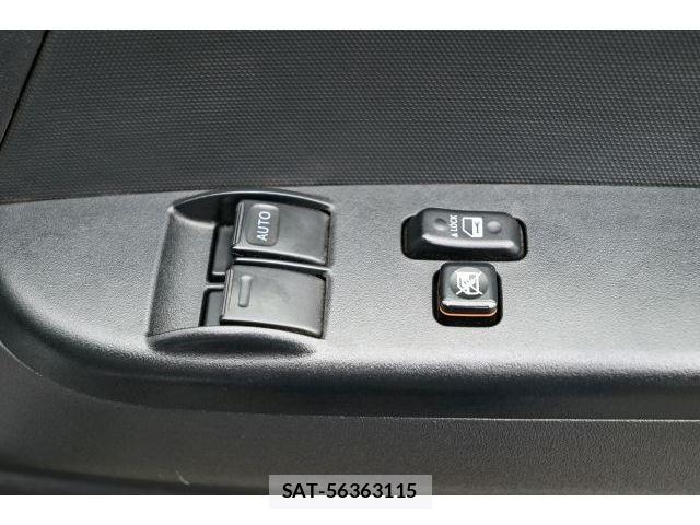 Toyota HIACE VAN 2018-05 8210703-17