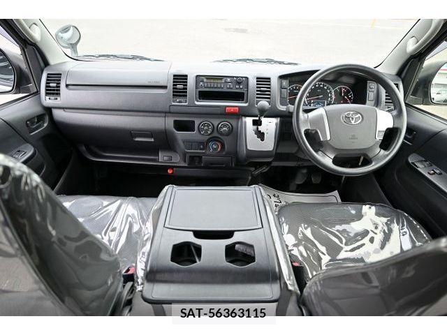 Toyota HIACE VAN 2018-05 8210703-1