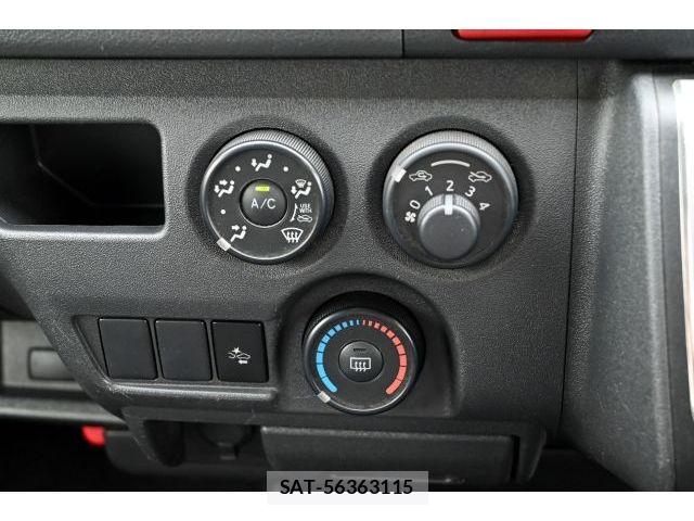Toyota HIACE VAN 2018-05 8210703-22